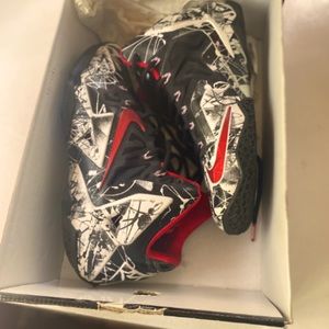 Lebron 11 Graffiti Shoes